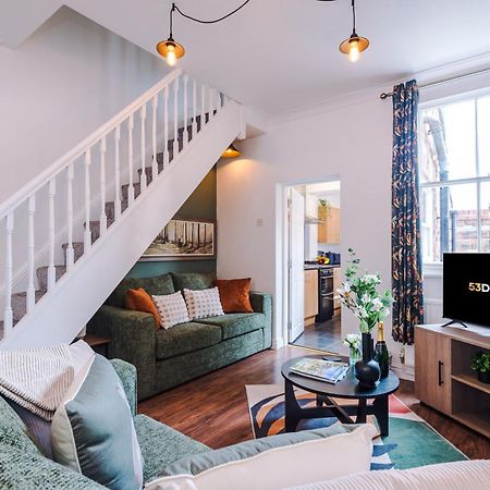 New! Stunning 2-Bed City-Centre Home In Chester By 53 Degrees Property - Ideal For Couples & Groups - Sleeps 6! Bagian luar foto