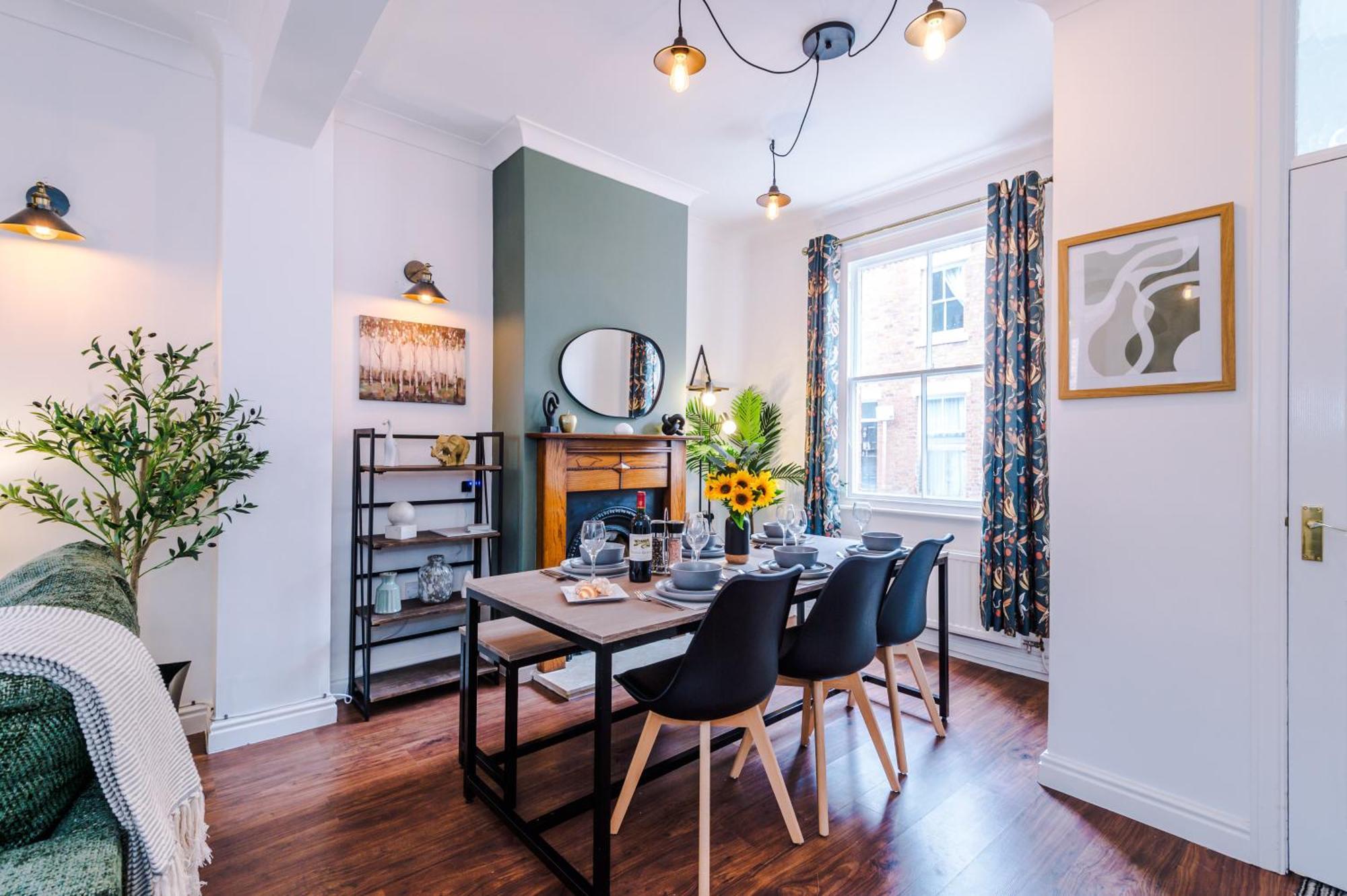 New! Stunning 2-Bed City-Centre Home In Chester By 53 Degrees Property - Ideal For Couples & Groups - Sleeps 6! Bagian luar foto