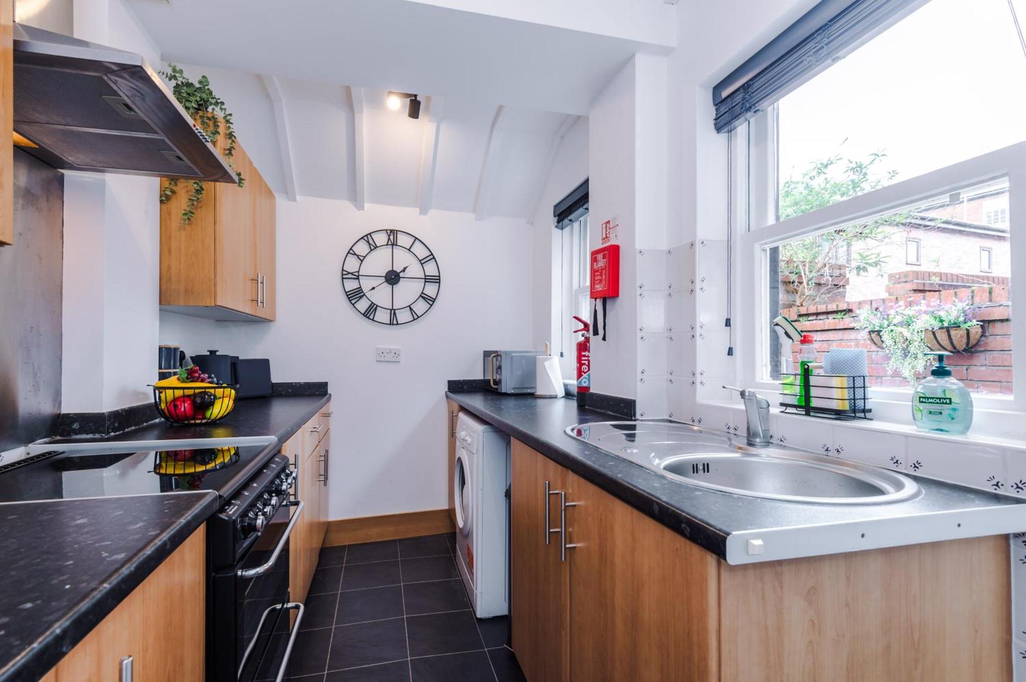 New! Stunning 2-Bed City-Centre Home In Chester By 53 Degrees Property - Ideal For Couples & Groups - Sleeps 6! Bagian luar foto
