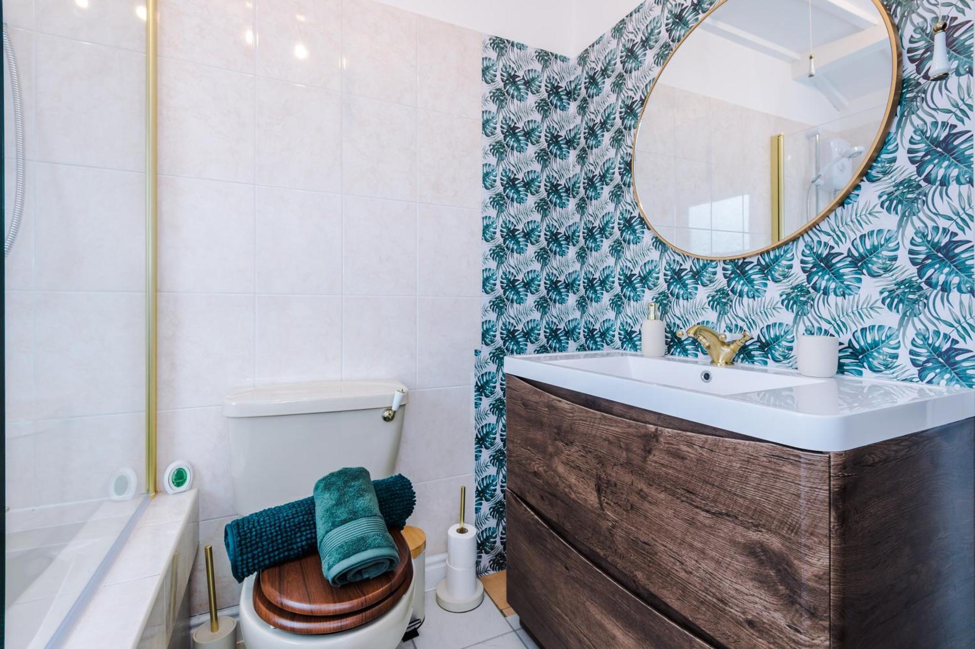 New! Stunning 2-Bed City-Centre Home In Chester By 53 Degrees Property - Ideal For Couples & Groups - Sleeps 6! Bagian luar foto